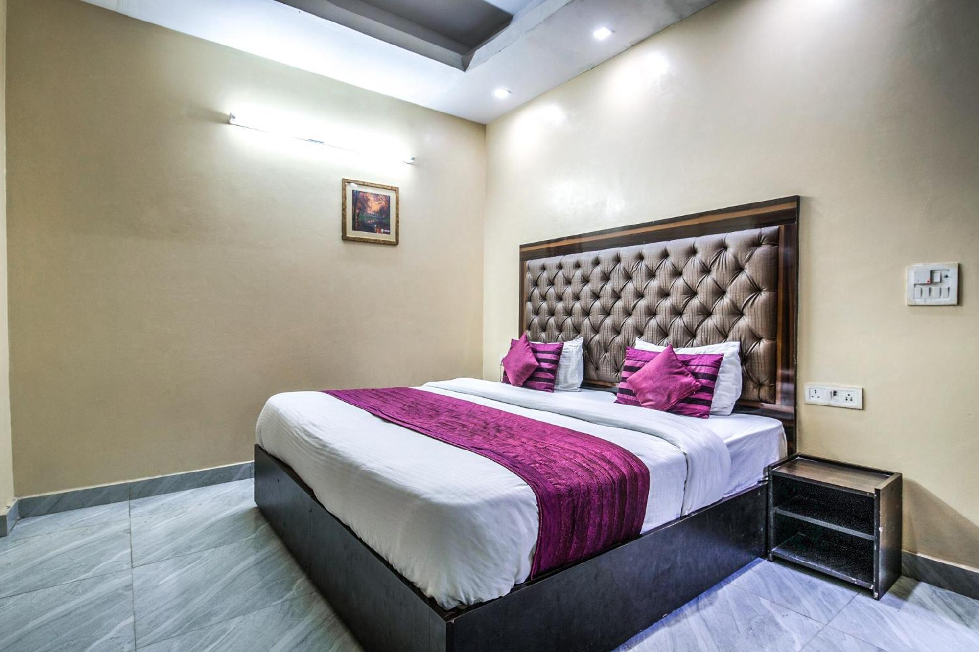 Hotel O Crosswinds Residency Indirapuram Exterior photo